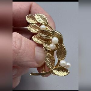 Vintage Gold Tone Pearl Floral Leaf Brooch Pin, 1 3/4"